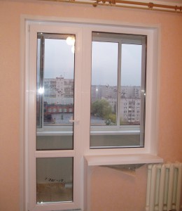 Окно с балконом